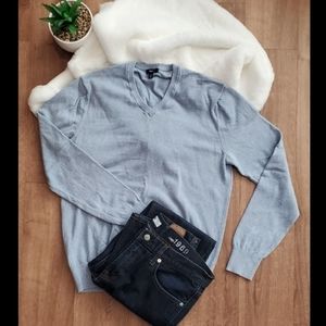 GAP Long-Sleeve Cashmere Men's Sweater - Size Medium (EUC)